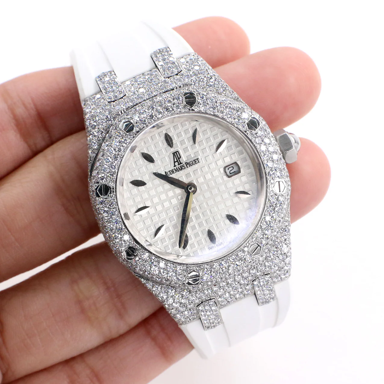 Audemars Piguet Lady Royal Oak 33mm Watch with 6.9CT diamond bezel/case/buckle - Image 3