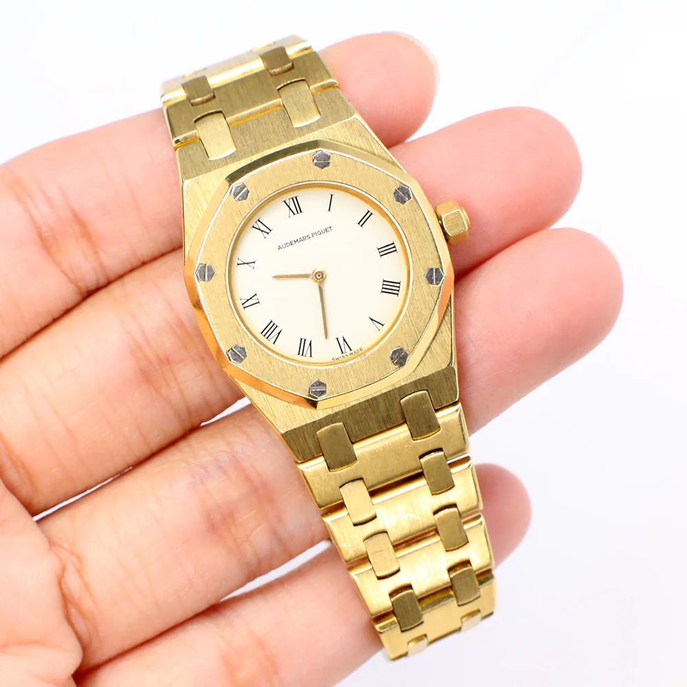 Audemars Piguet Royal Oak 18K Yellow Gold 26mm Lady Watch with Cream Roman Dial - Image 3