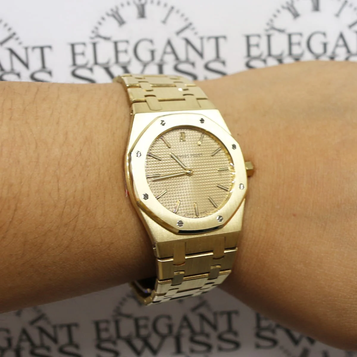 Audemars Piguet Royal Oak 18K Yellow Gold Quartz 33mm Watch - Image 2
