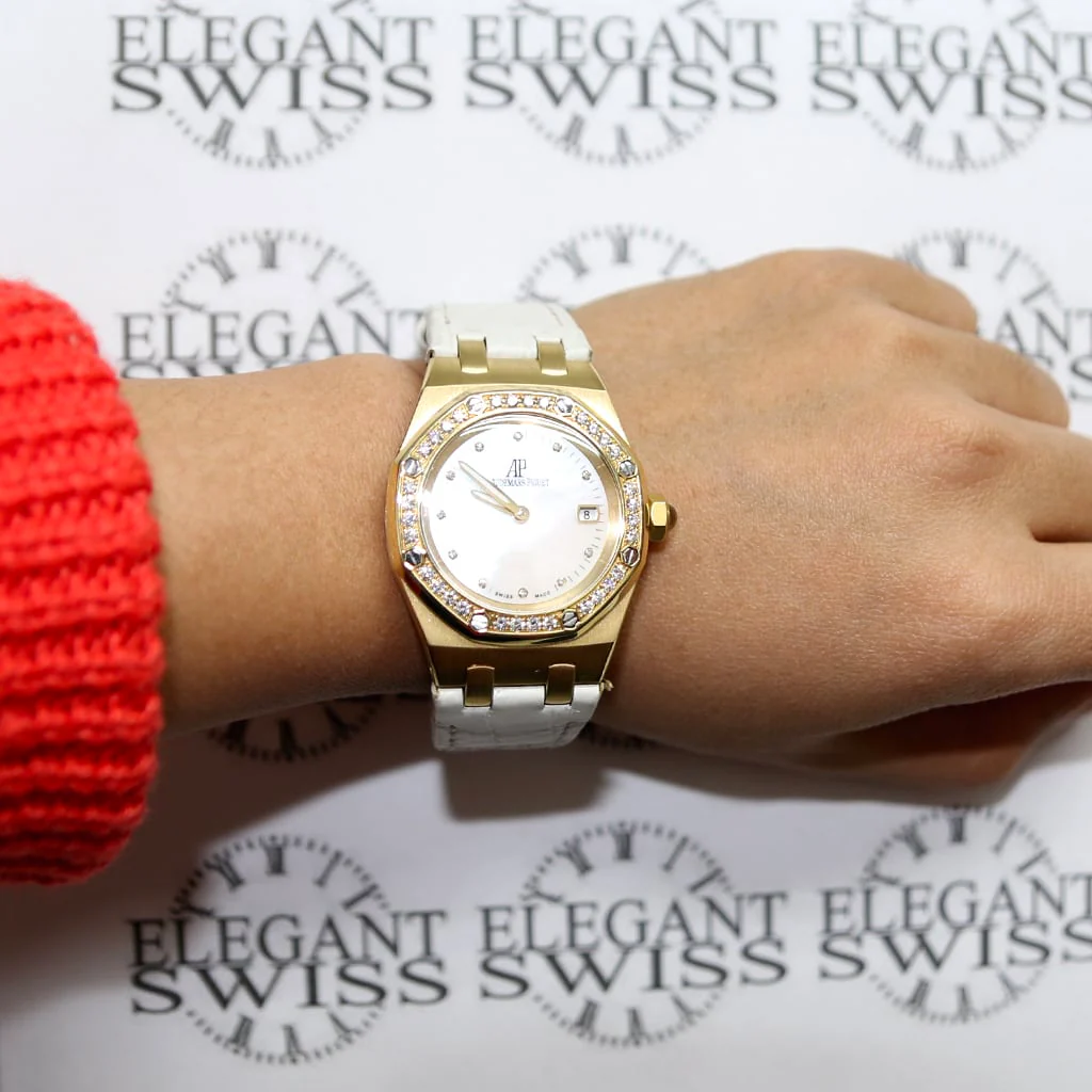 Audemars Piguet Royal Oak Lady 18K Yellow Gold Factory White Mother of Pearl Diamond Dial/Bezel 33mm Watch 67601BA.ZZ.D012CR.03 - Image 4