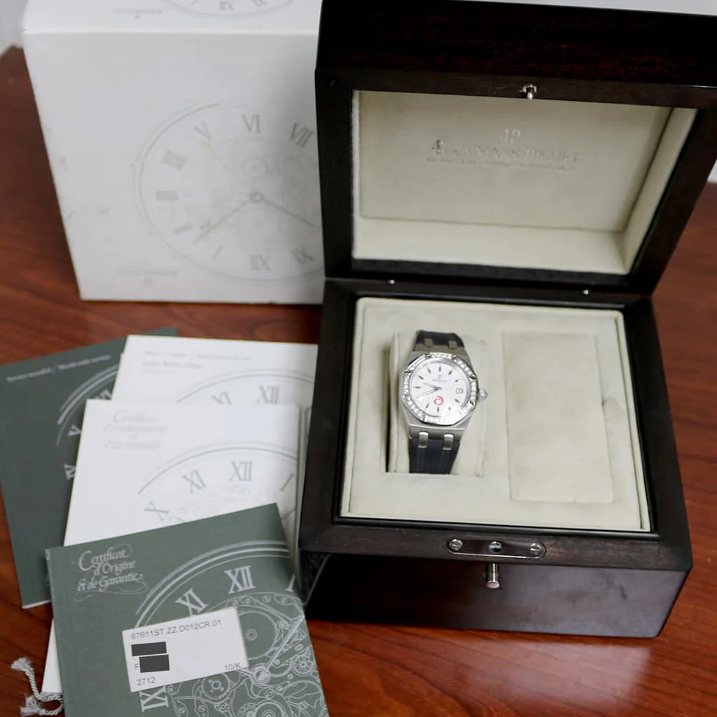 Audemars Piguet Royal Oak Lady Alinghi Original Diamond Bezel SS 33mm Limited Edition 67611ST.ZZ.D012CR.01 Box & Papers - Image 3