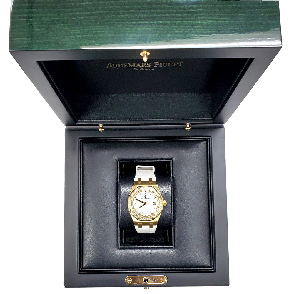 Audemars Piguet Royal Oak Lady Yellow Gold Factory White MOP Diamond Dial/Bezel 33mm Watch 67601BA.ZZ.D012CR.03 - Image 4