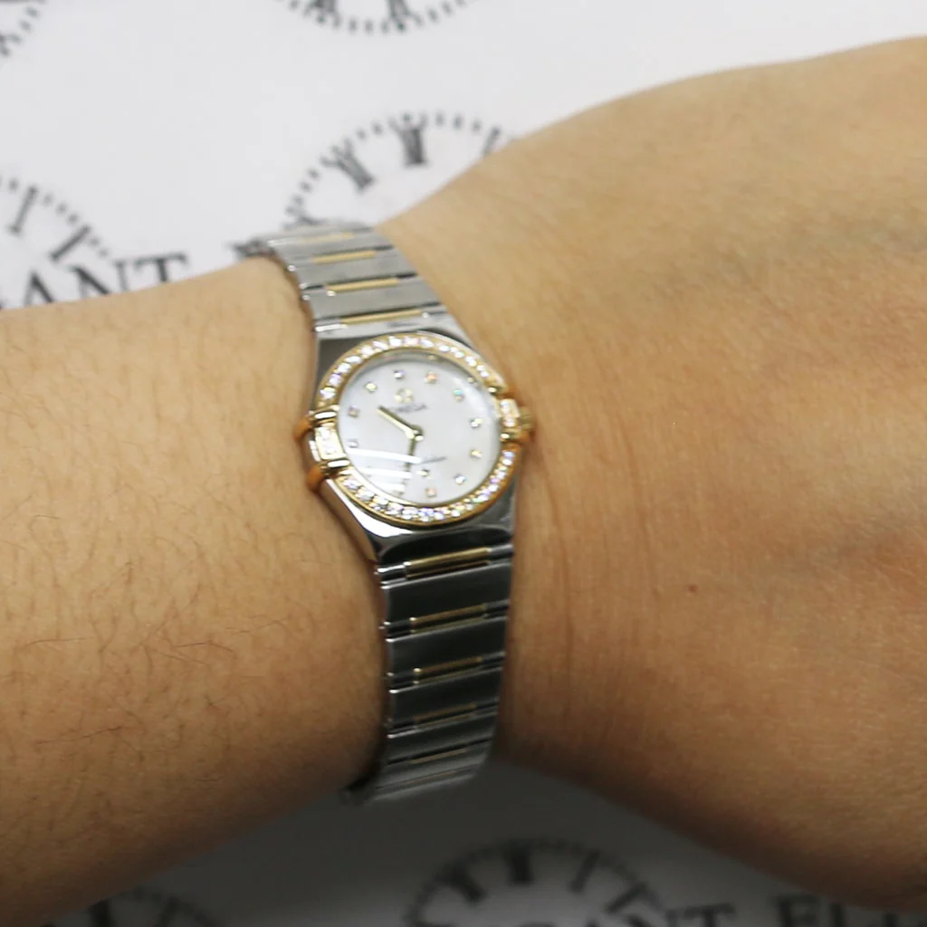 Omega Constellation 2-Tone Factory Diamond Bezel/Diamond MOP Dial 23mm Watch - Image 3
