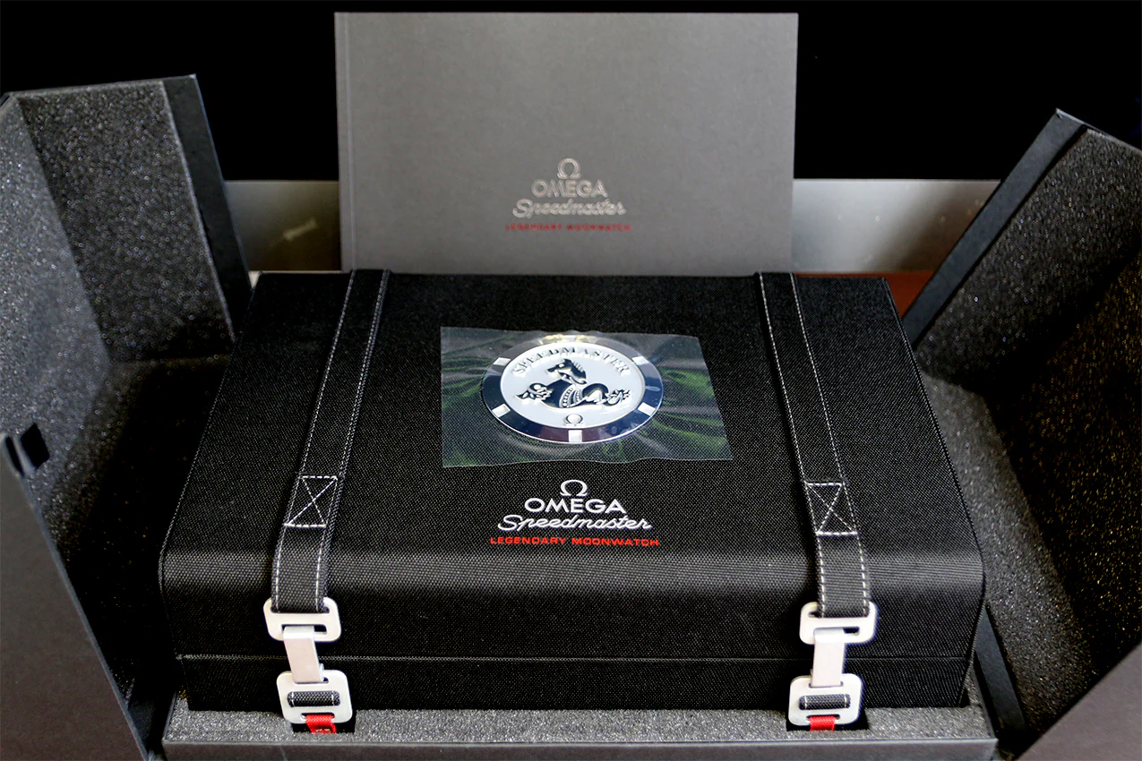 Omega Speedmaster Legendary Moonwatch Special Presentation Box With Straps/Tool/Booklet - Image 2