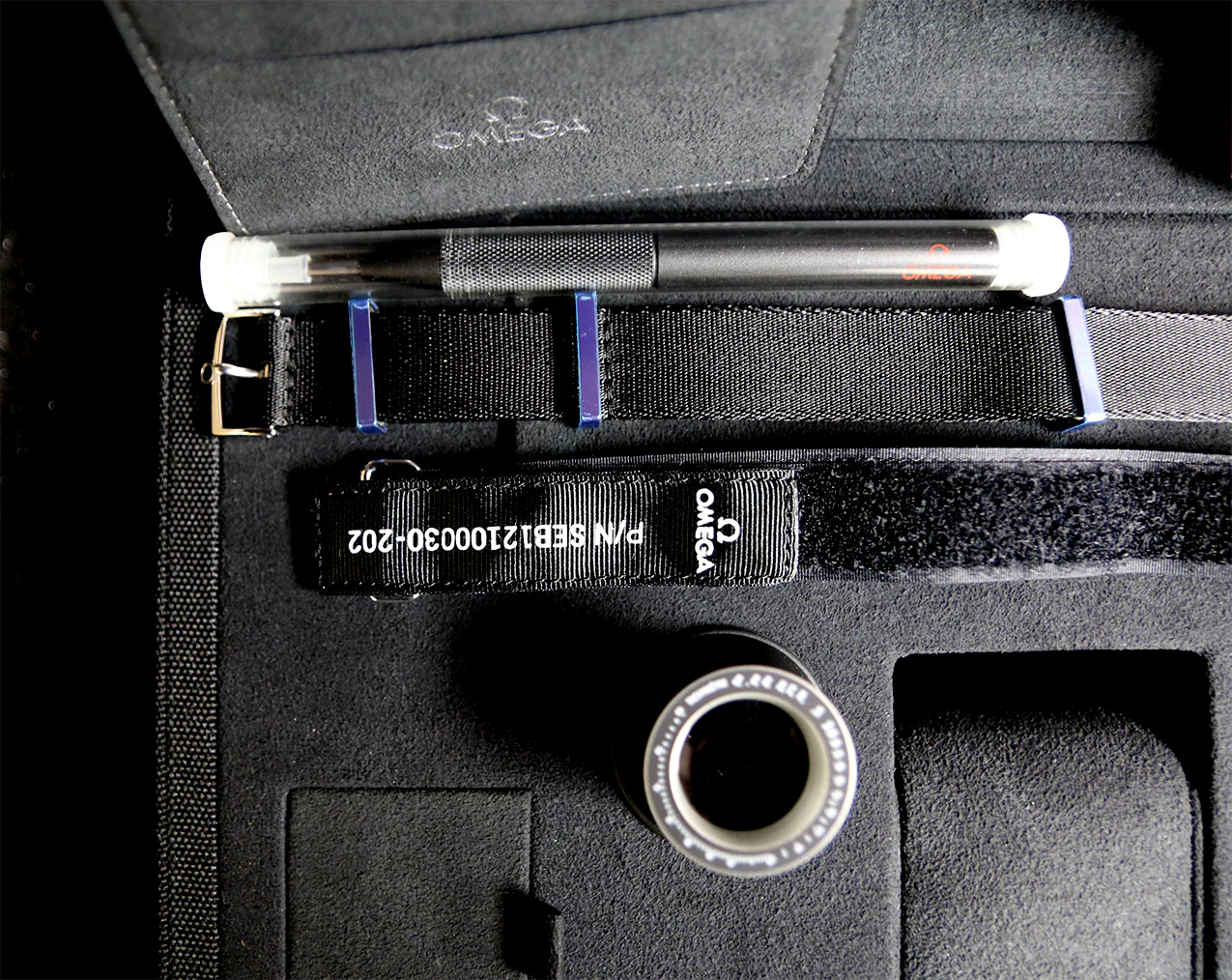 Omega Speedmaster Legendary Moonwatch Special Presentation Box With Straps/Tool/Booklet - Image 7