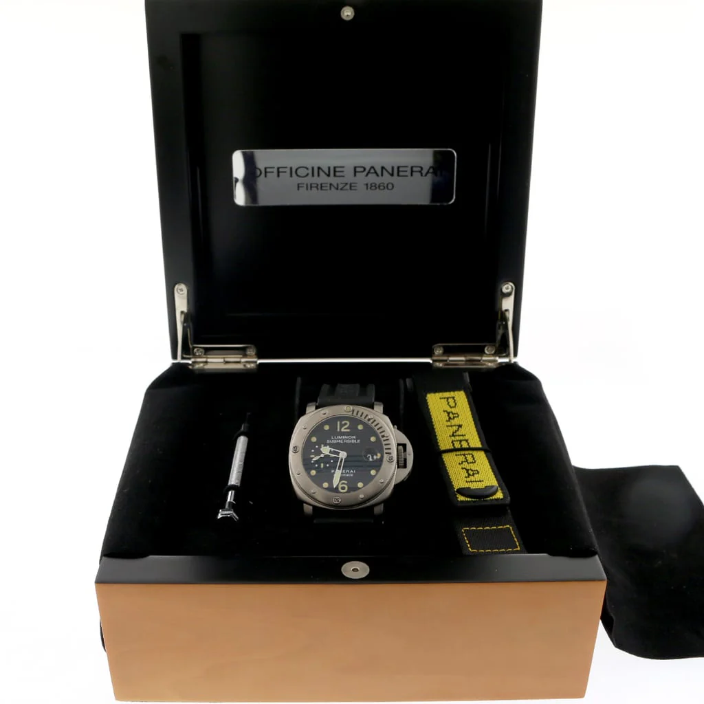 Panerai Luminor Submersible Power Reserve 44MM Automatic Titanium Mens Watch PAM00025 - Image 2