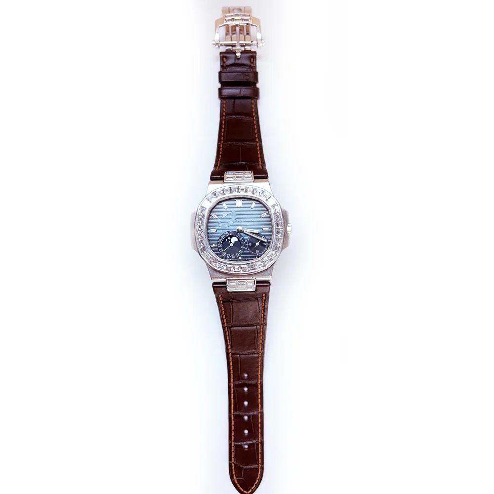 Patek Philippe Nautilus Blue Diamond Dial 5724G-001 - Image 3