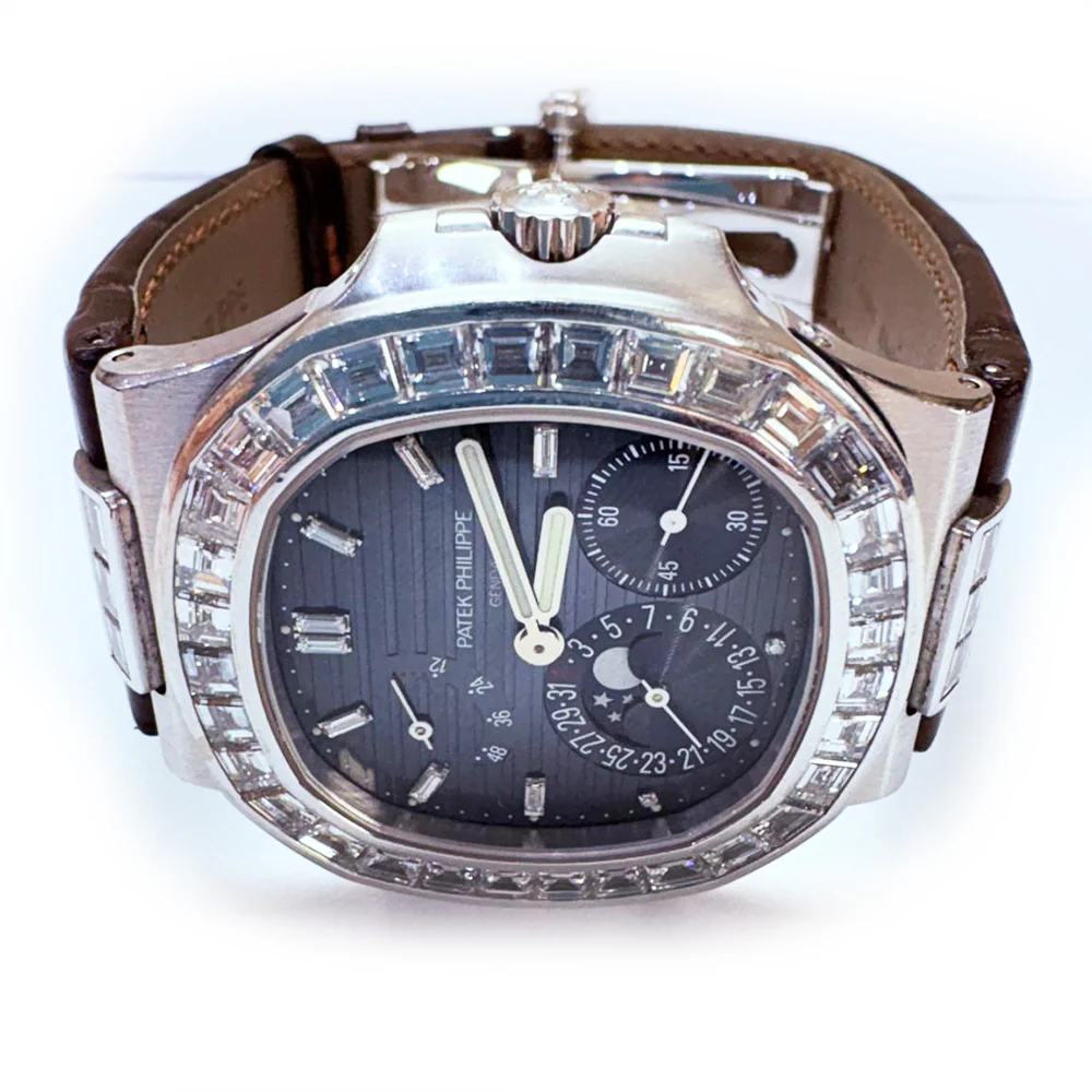 Patek Philippe Nautilus Blue Diamond Dial 5724G-001 - Image 4
